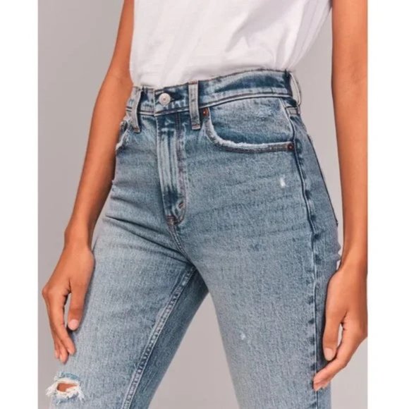 Abercrombie & Fitch "The Mom" High Rise Ripped Destroyed Jeans Size 26 / 2R - Picture 4 of 9